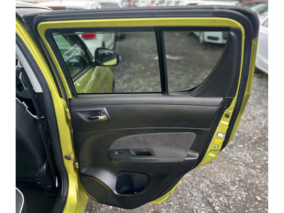 2016 Suzuki Swift - image 9