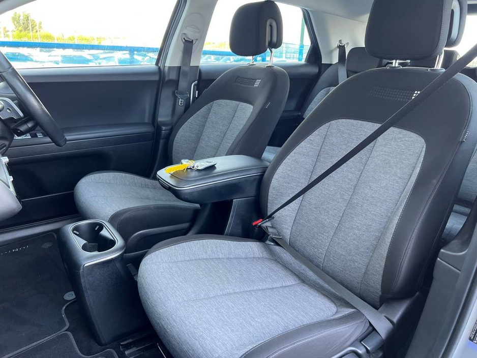 2023 Hyundai Ioniq - image 6