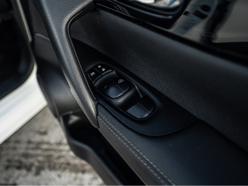 2017 Nissan Qashqai 2017 Qashqai 1.2/1 owner/High spec/1yr warranty €15,888