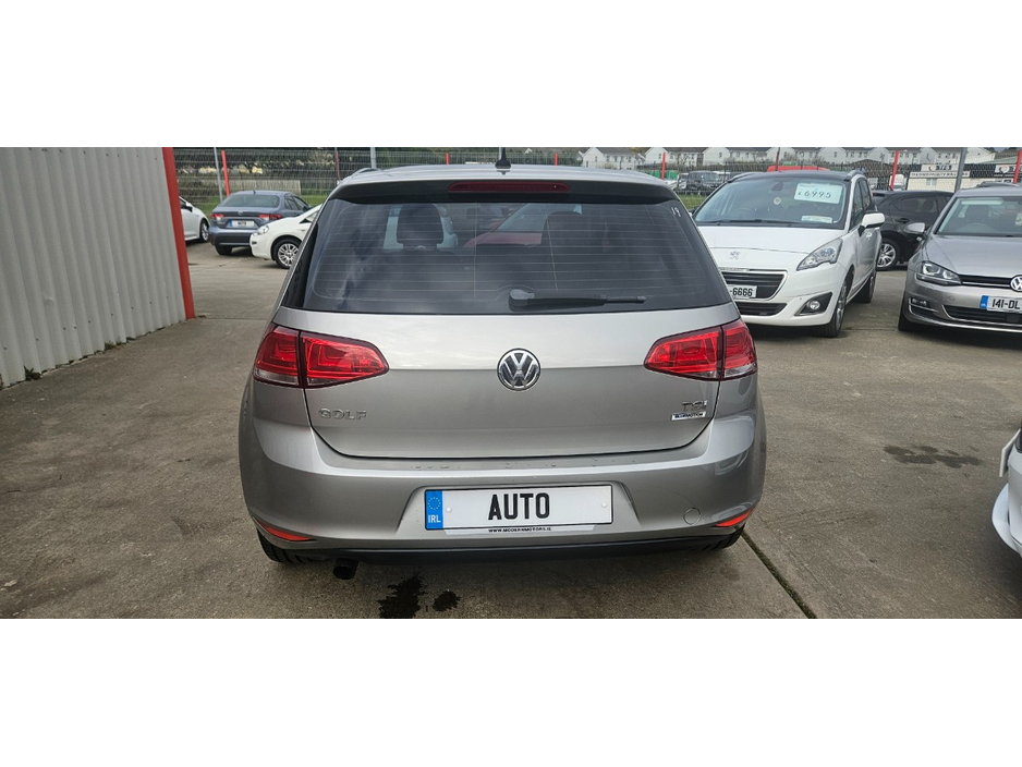 2016 Volkswagen Golf - image 11