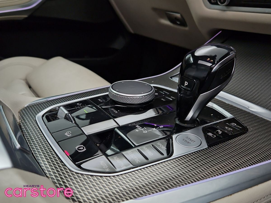 2020 BMW X5 - image 19