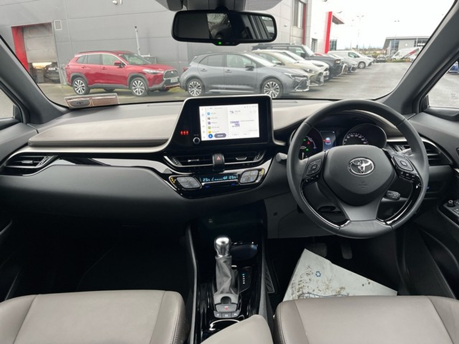 2023 Toyota C-HR - image 8