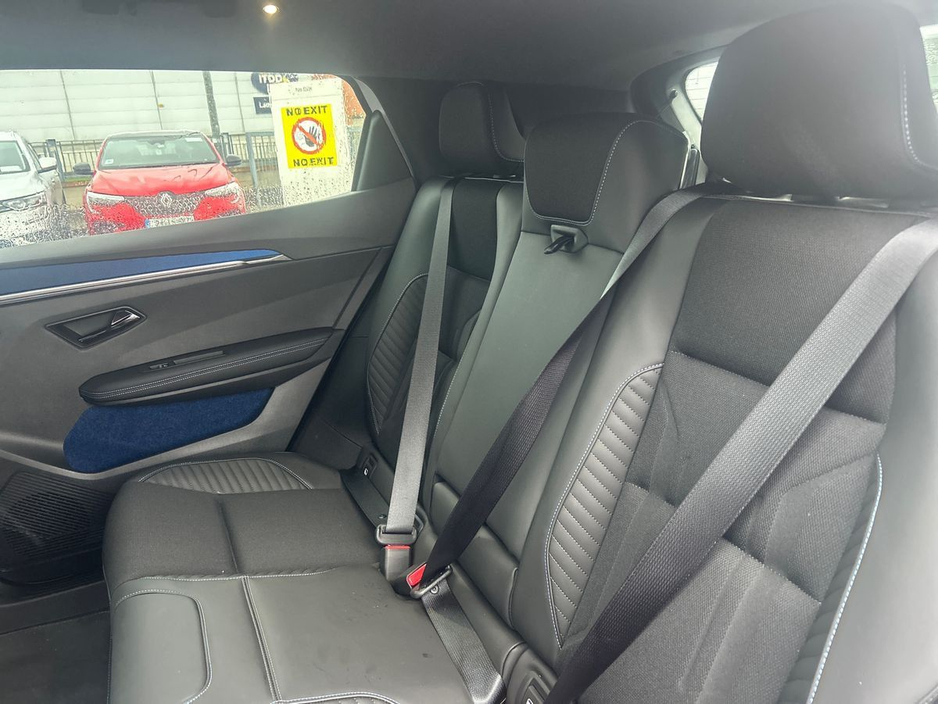 2026 Renault Scenic techno 87kWh 220hp €51,620