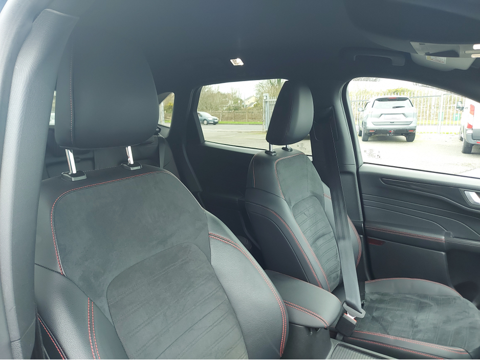 2022 Ford Kuga - image 21