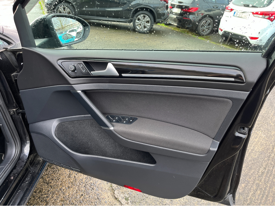 2017 Volkswagen Golf HIGHLINE AUTOMATIC 1.4 PETROL //HIGH SPEC//REVERSE CAMERA//KEYLESS ENTRY//BLIND SPOT WARNING//ADAPTIVE CRUISE CONTROL// €16,950