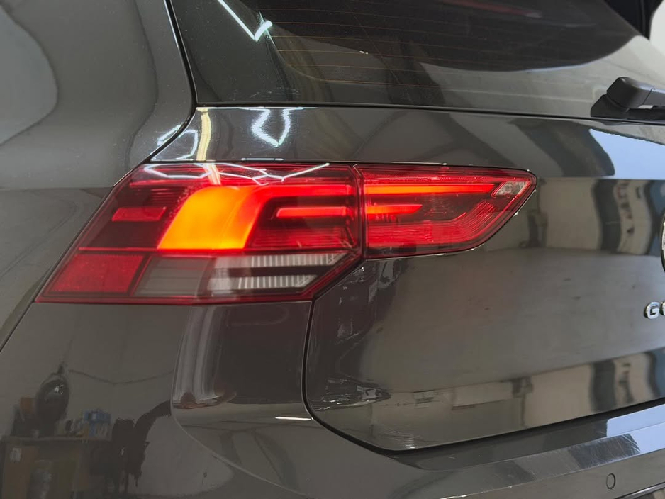 2022 Volkswagen Golf - image 5