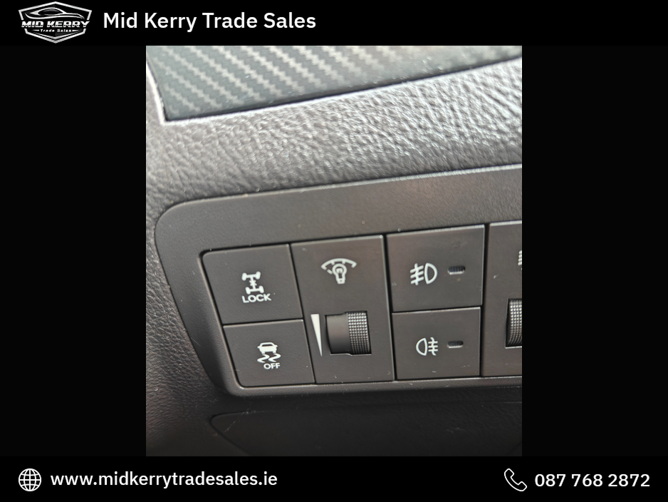 2011 Hyundai Santa Fe - image 18