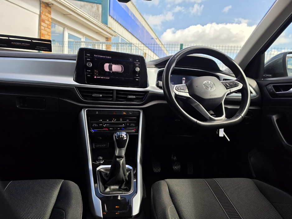 2022 Volkswagen T-Roc - image 11