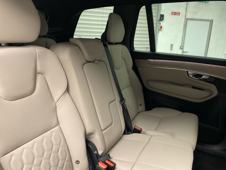2025 Volvo XC90 - image 10