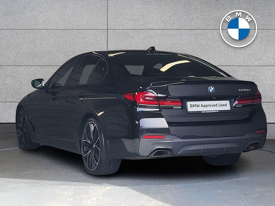 2022 BMW 5 Series - image 2