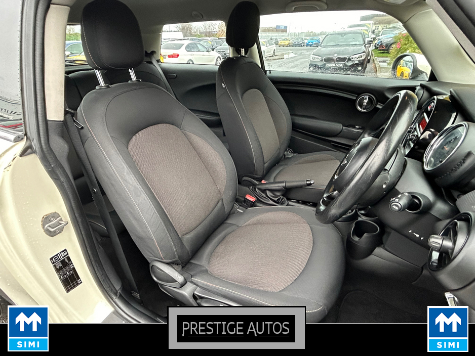 2014 MINI Hatch - image 10