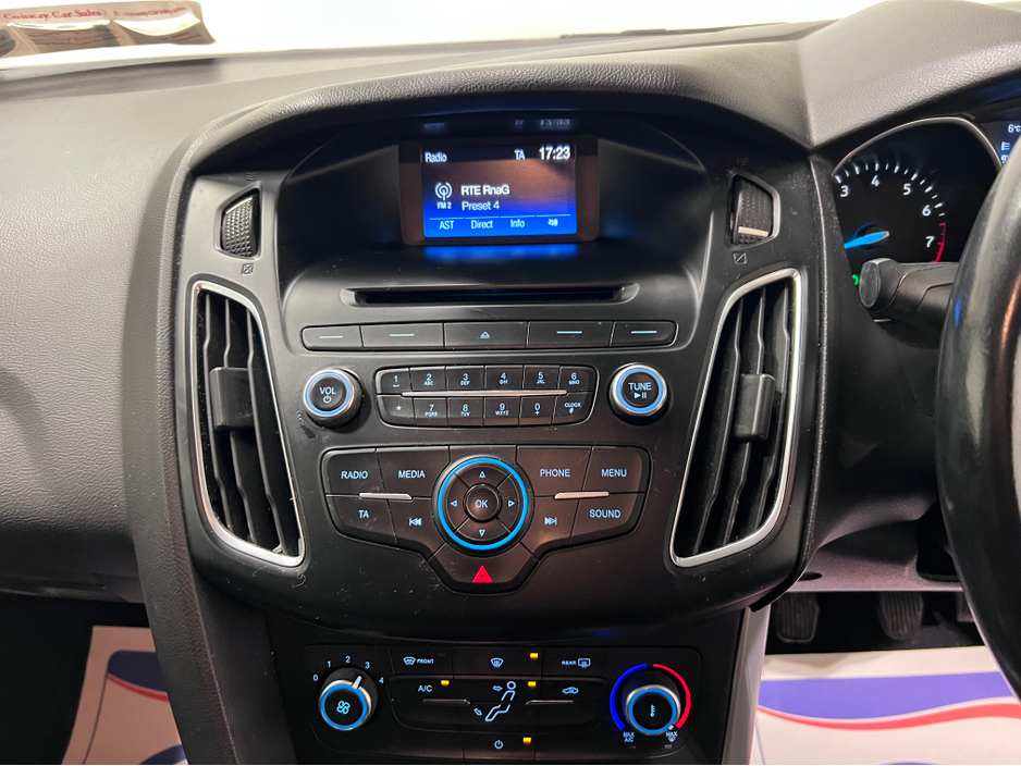 2015 Ford Focus 1.0 ECOBOOST ZETEC 125PS 5DR T €7,400