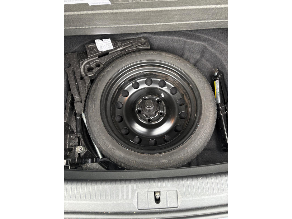 2014 Volkswagen Golf - image 11