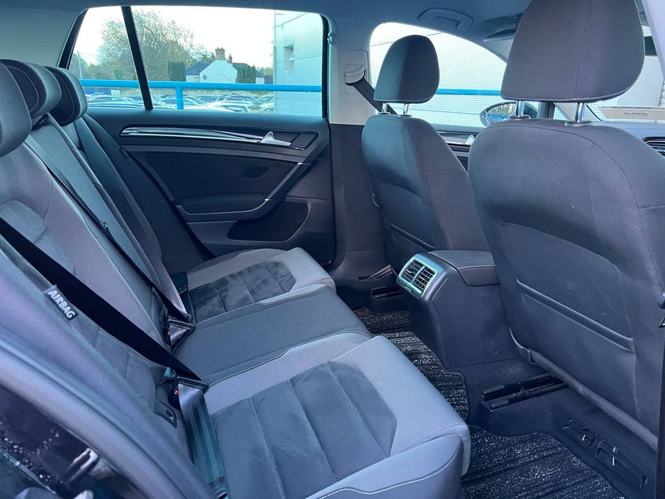 2019 Volkswagen Golf - image 8