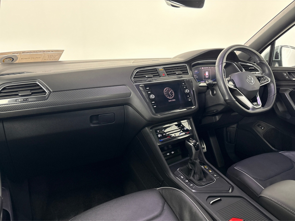 2023 Volkswagen Tiguan R-LINE 2.0 TDI AUTOMATIC 7 SEATER**PANORAMIC SUNROOF**HEATED MULTIFUNCTIONAL STEERING WHEEL**DIGITAL DASH**HEATED FRONT SEATS**REVERSE CAMERA**BLACK LEATHER INTERIOR**KEYLESS ENTRY**APPLE CARPLAY** €42,995