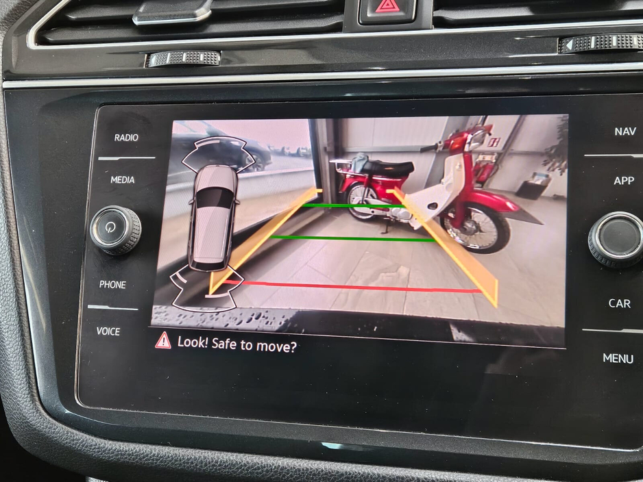 2021 Volkswagen Tiguan - image 13