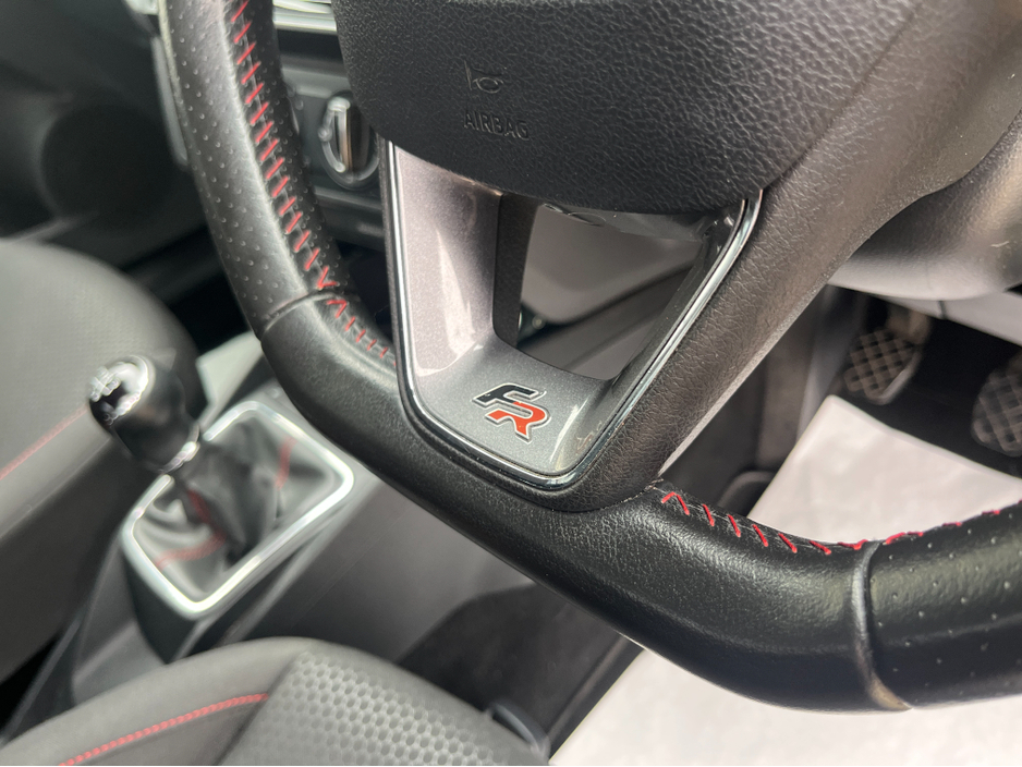 2016 SEAT Ibiza - image 17