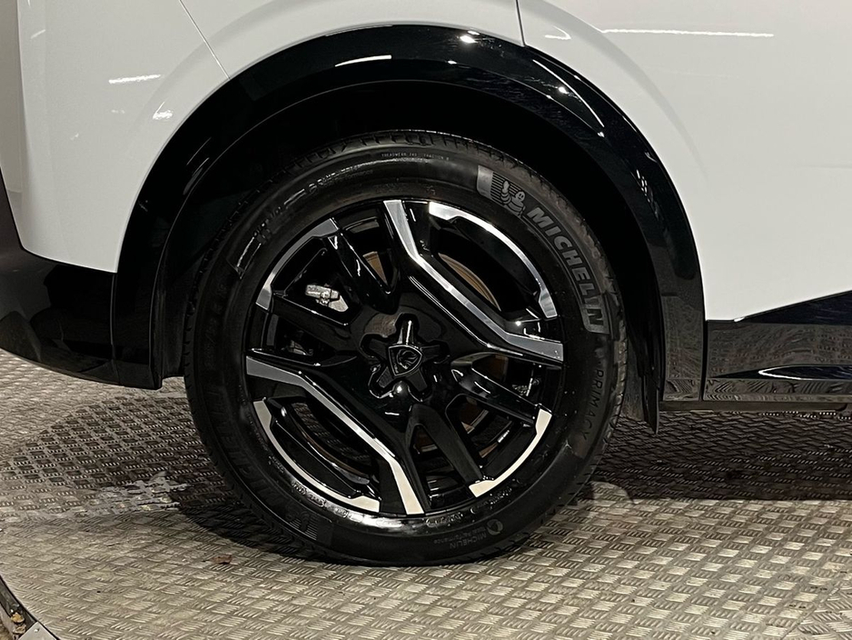 2025 Peugeot 3008 GT EV 73kWh 210BHP - Reversing Camera - Ambient Lighting - Sat Nav - Climate Control - Heated Seats/Steering Wheel - Keyless Start - Apple CarPlay/Android Auto €35,450