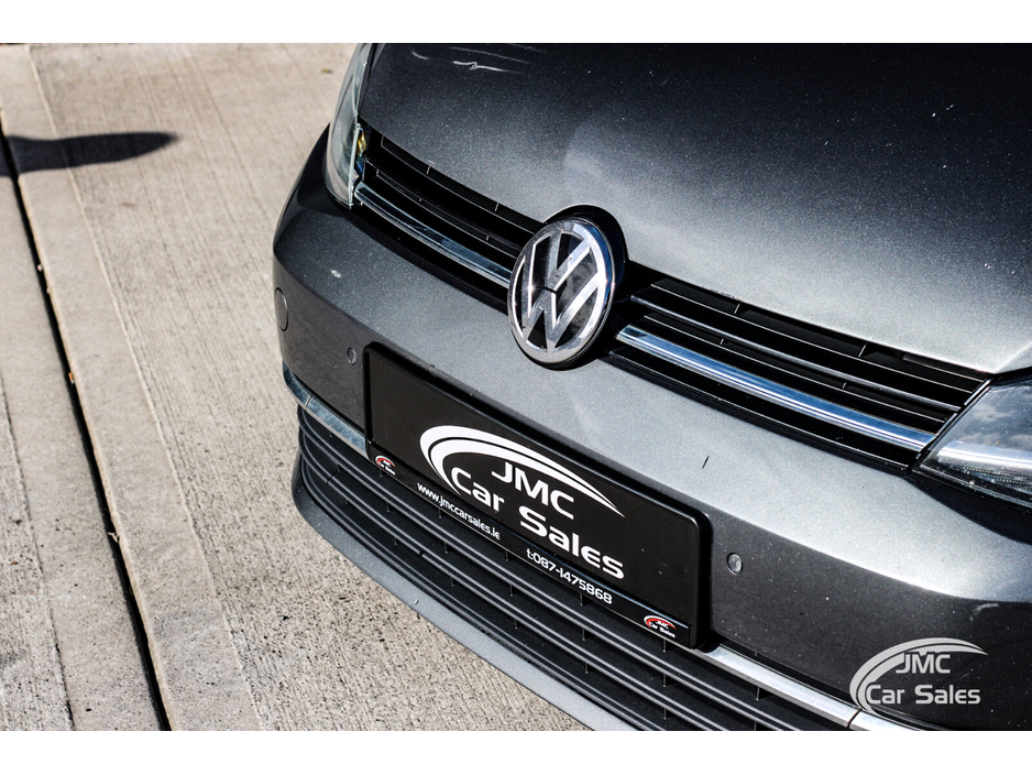 2018 Volkswagen Golf - image 3