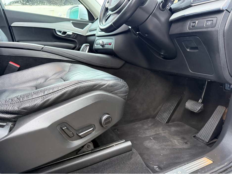 2021 Volvo XC90 2.0D B5 AWD MOMENTUM 5DR AUTO 7 SEAT €48,950