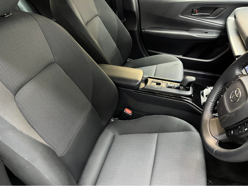 2025 Toyota Prius - image 10