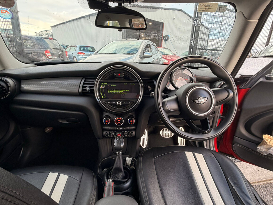 2014 MINI Hatch Cooper Auto €10,499