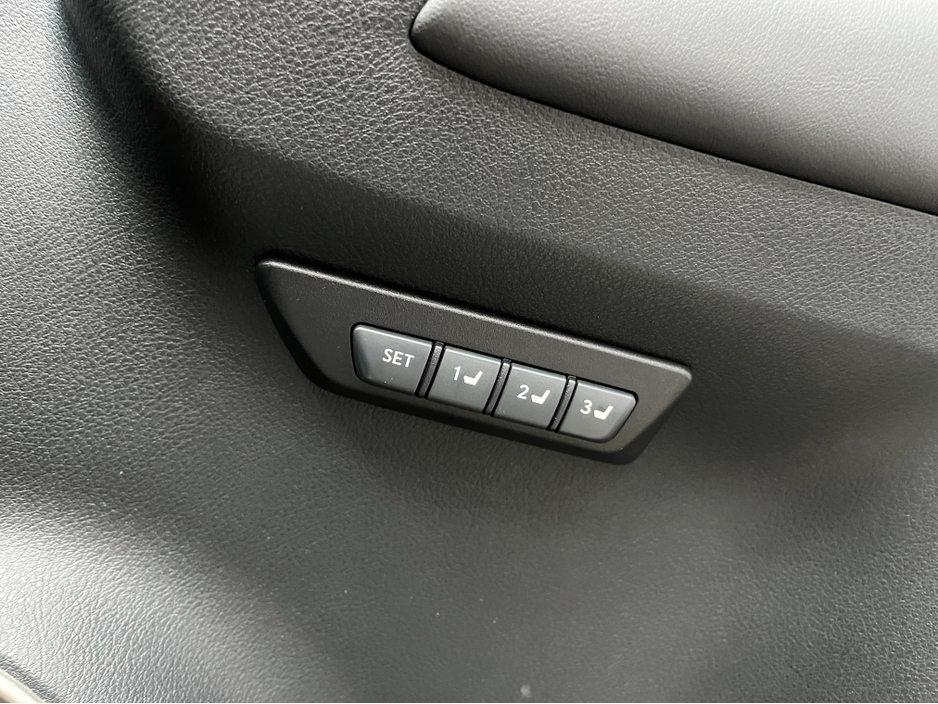 2019 Lexus NX 300 h - image 13