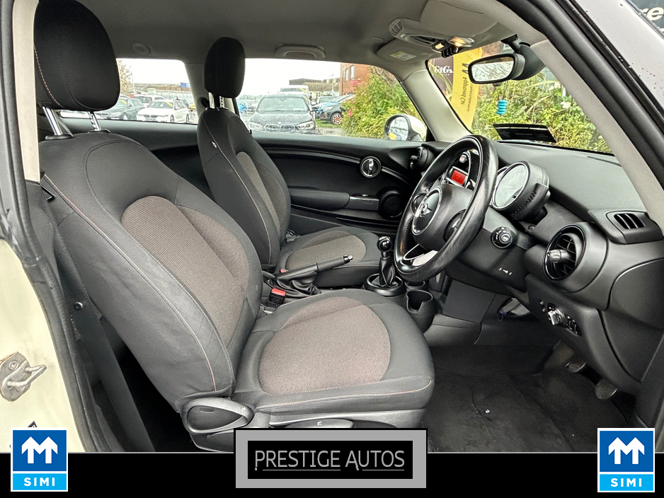 2014 MINI Hatch - image 8