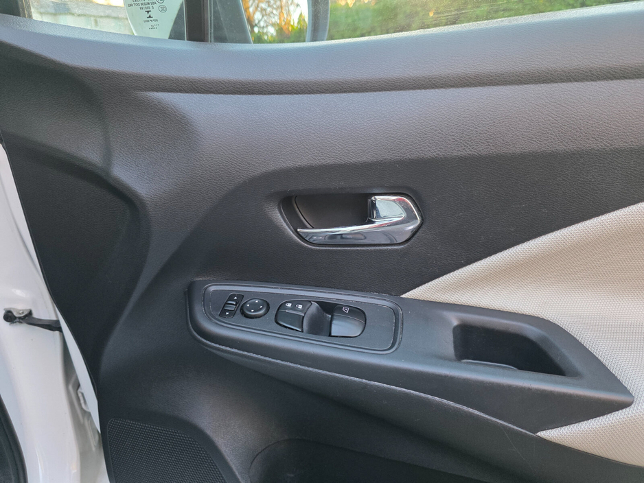 2017 Nissan Micra - image 14