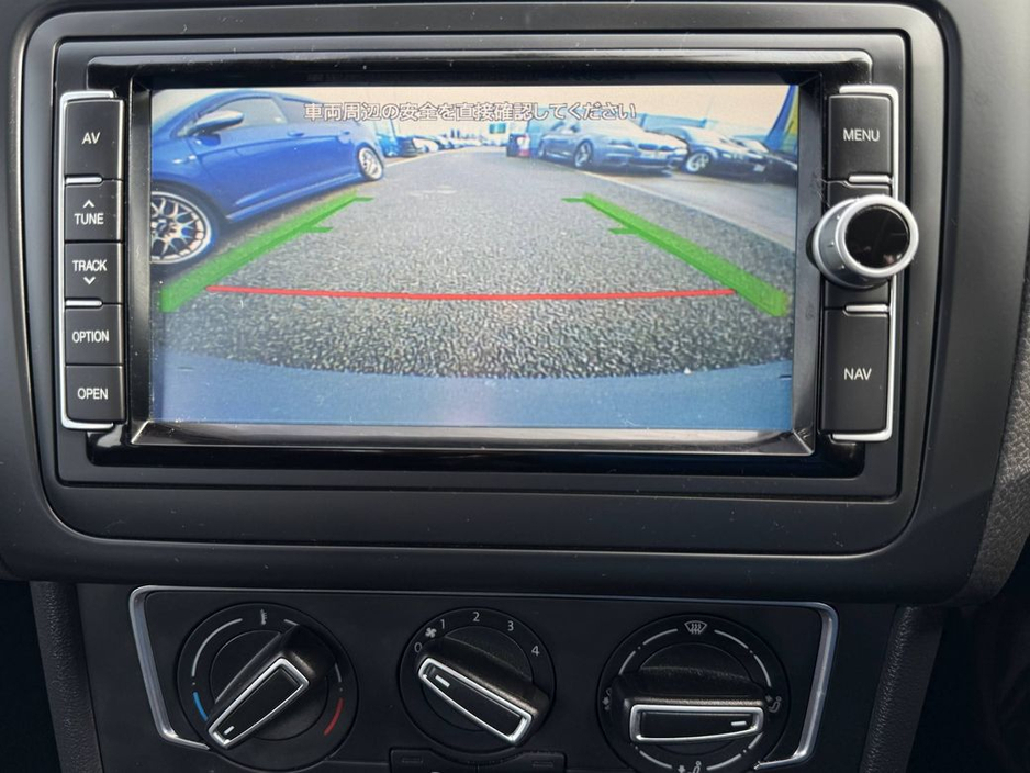 2015 Volkswagen Polo - image 7