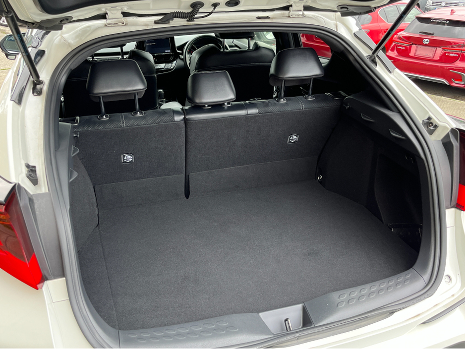 2020 Toyota C-HR - image 8