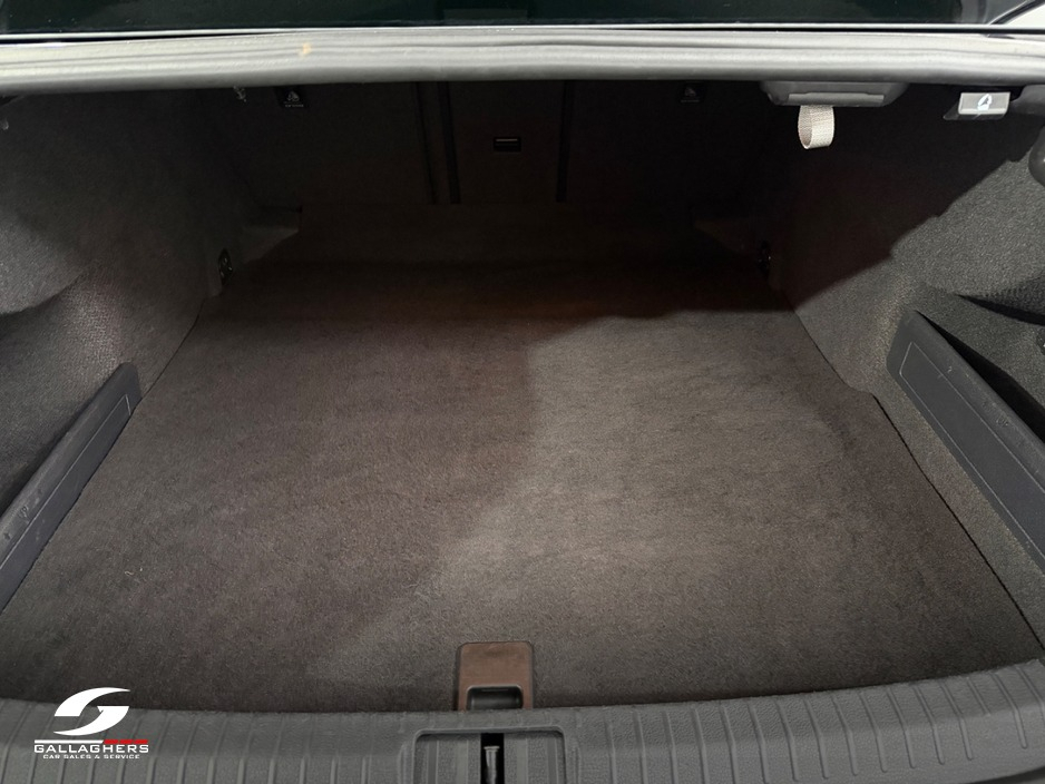 2017 Volkswagen Passat - image 18