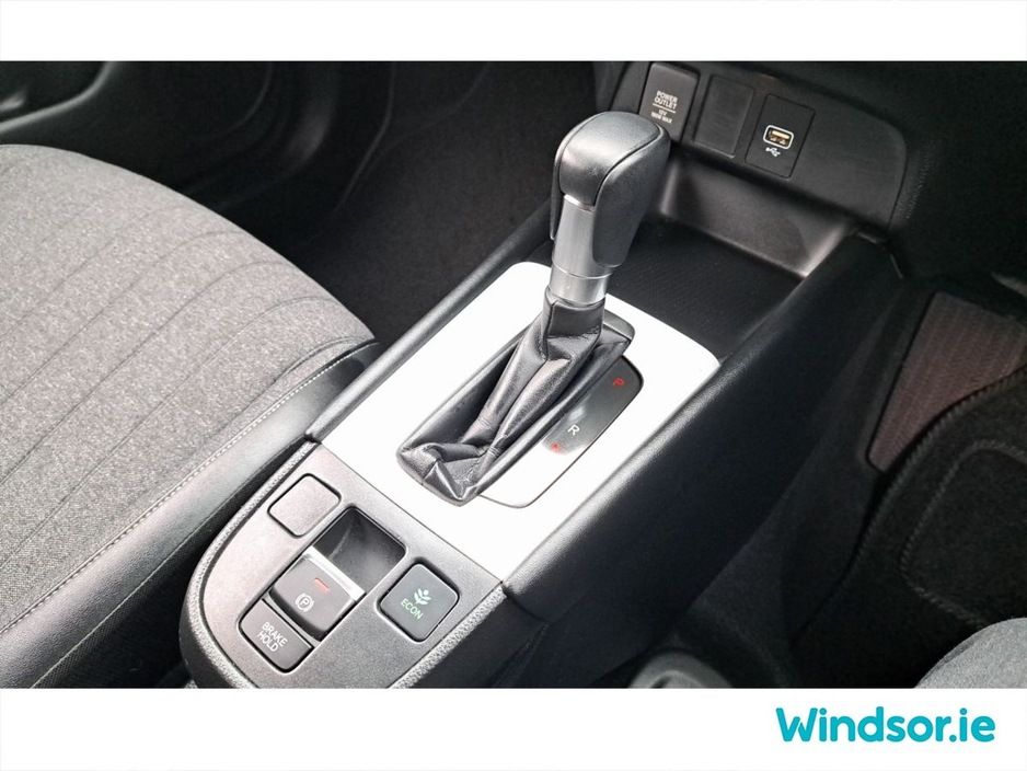 2020 Honda Fit - image 13