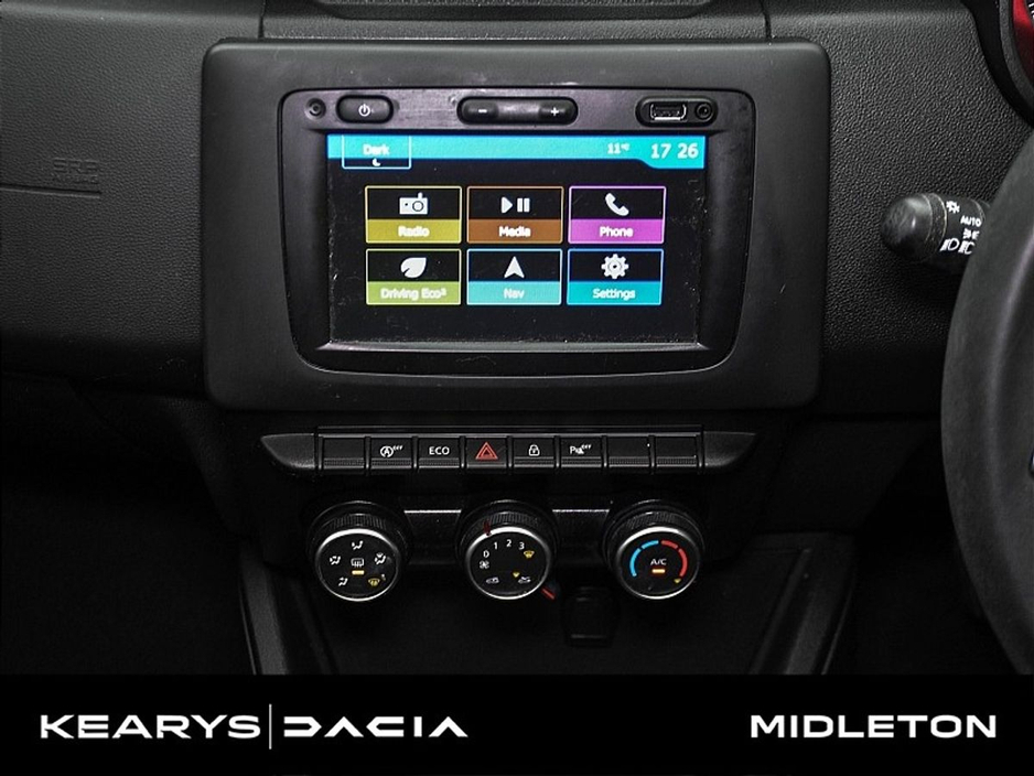 2020 Dacia Duster - image 25