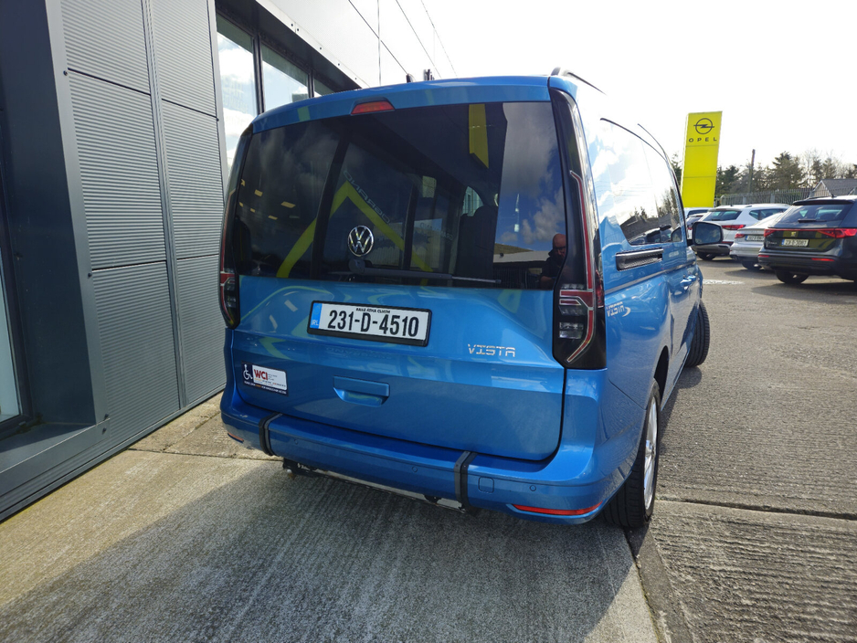 2023 Volkswagen Caddy Maxi Life - image 7