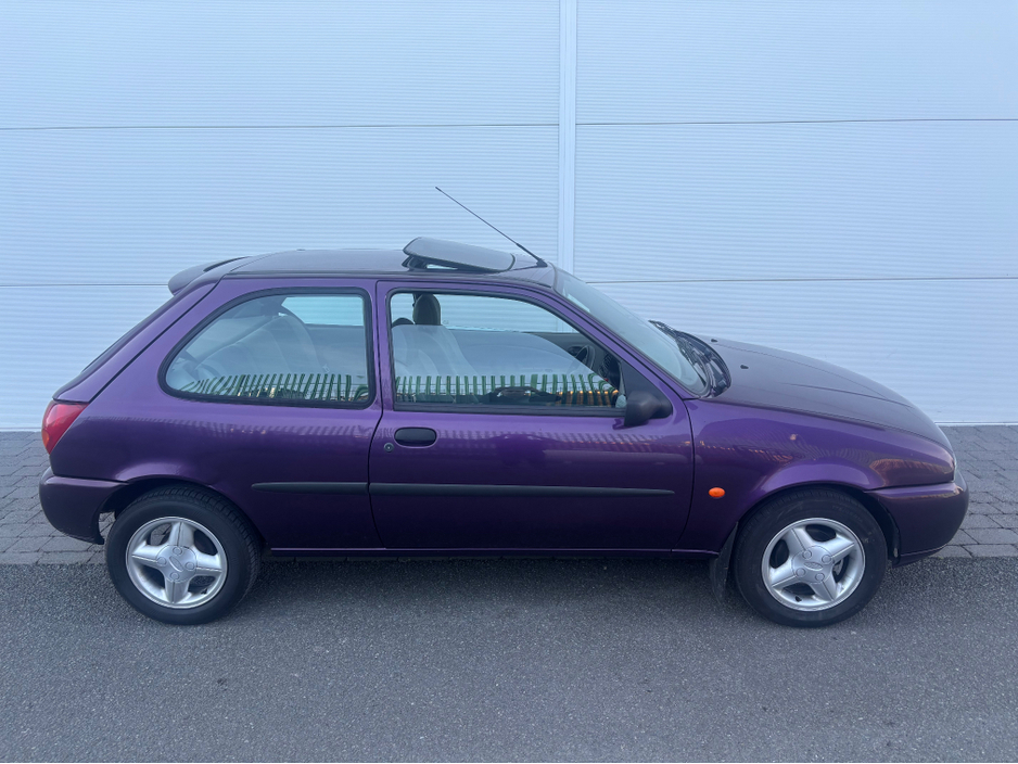 1999 Ford Fiesta - image 2