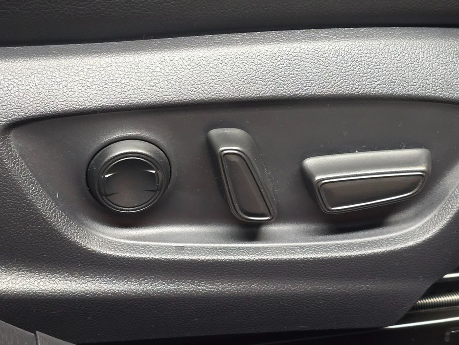 2020 Toyota Camry Hybrid World Sport Edition €27,500