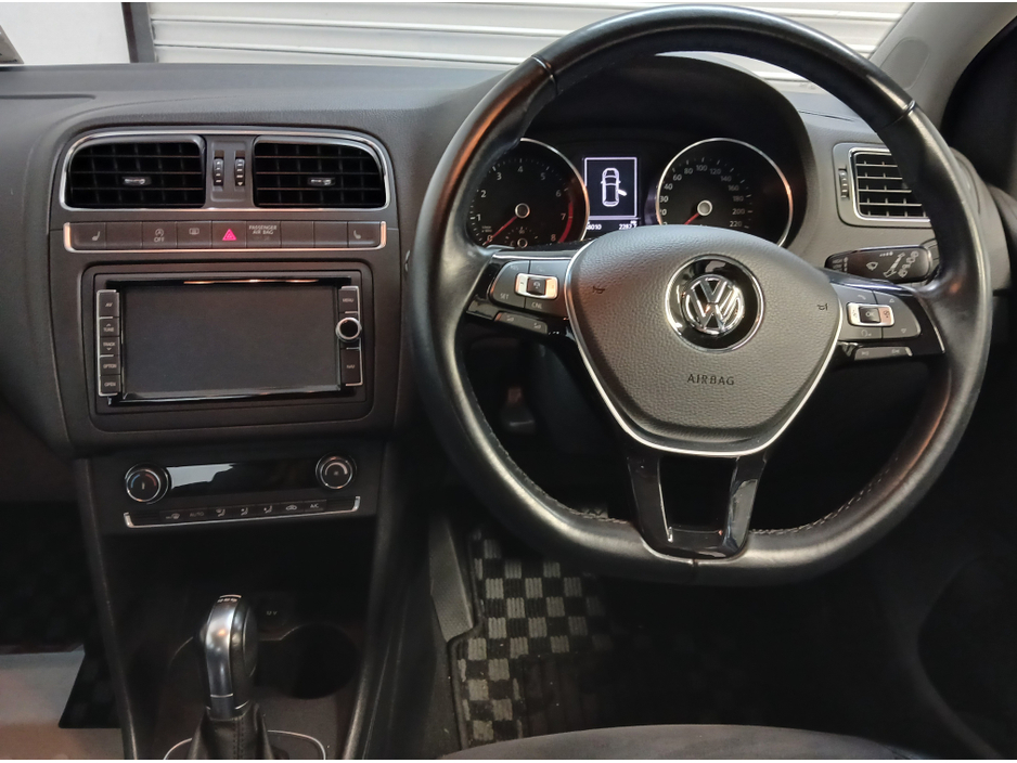 2018 Volkswagen Polo - image 6