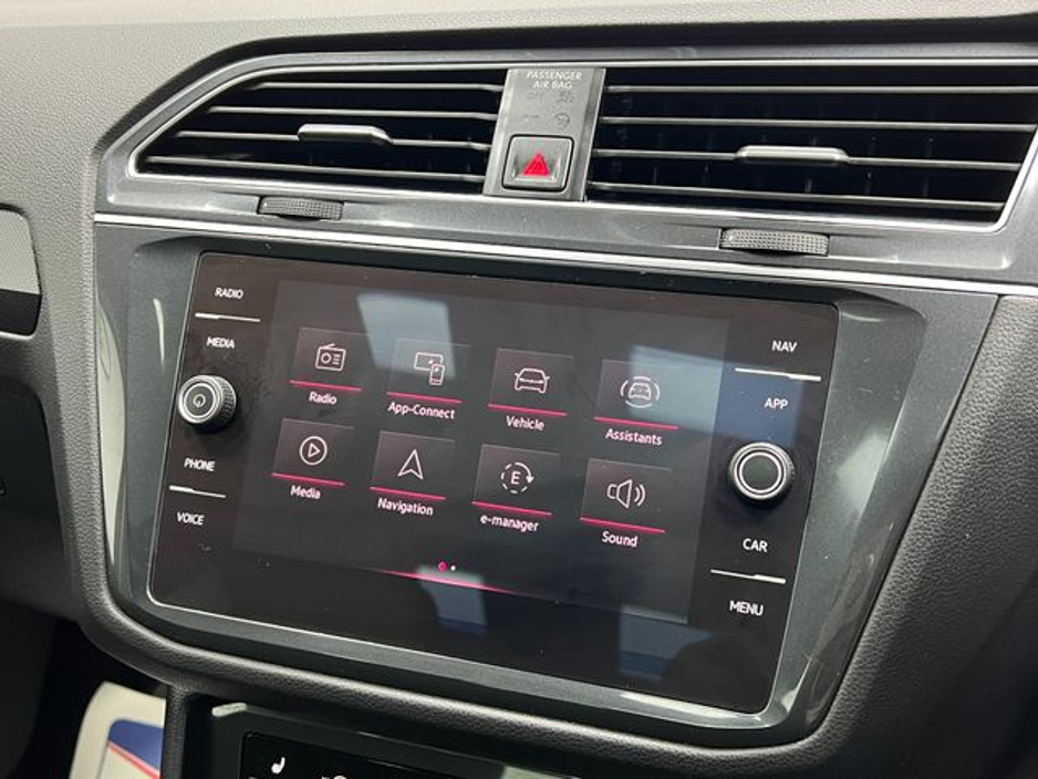 2023 Volkswagen Tiguan - image 26