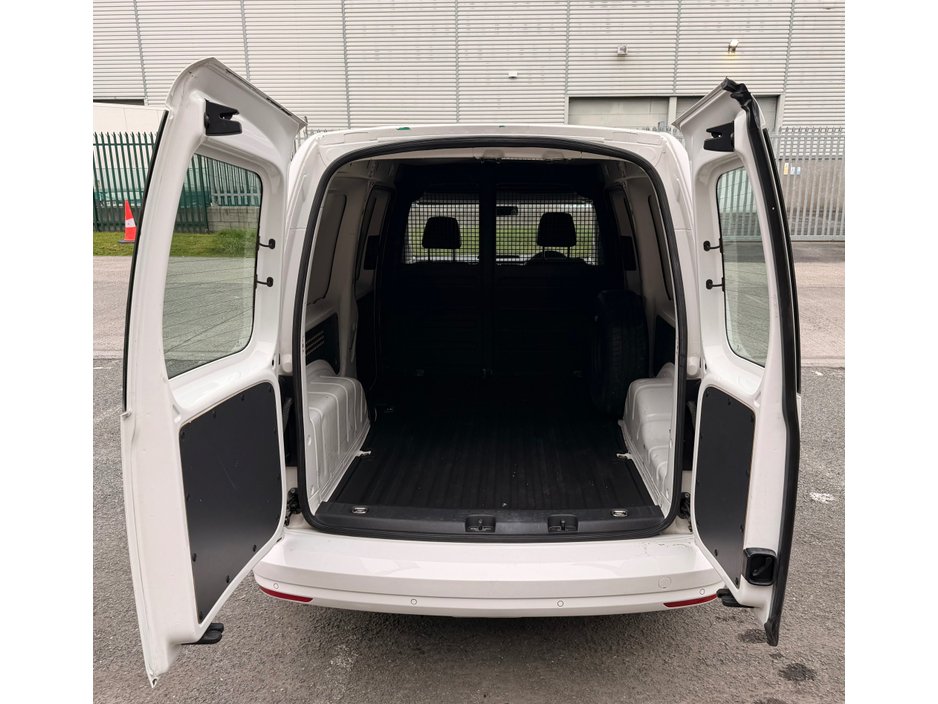 2019 Volkswagen Caddy - image 7