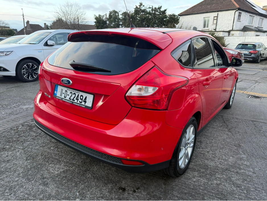 2011 Ford Focus - image 12