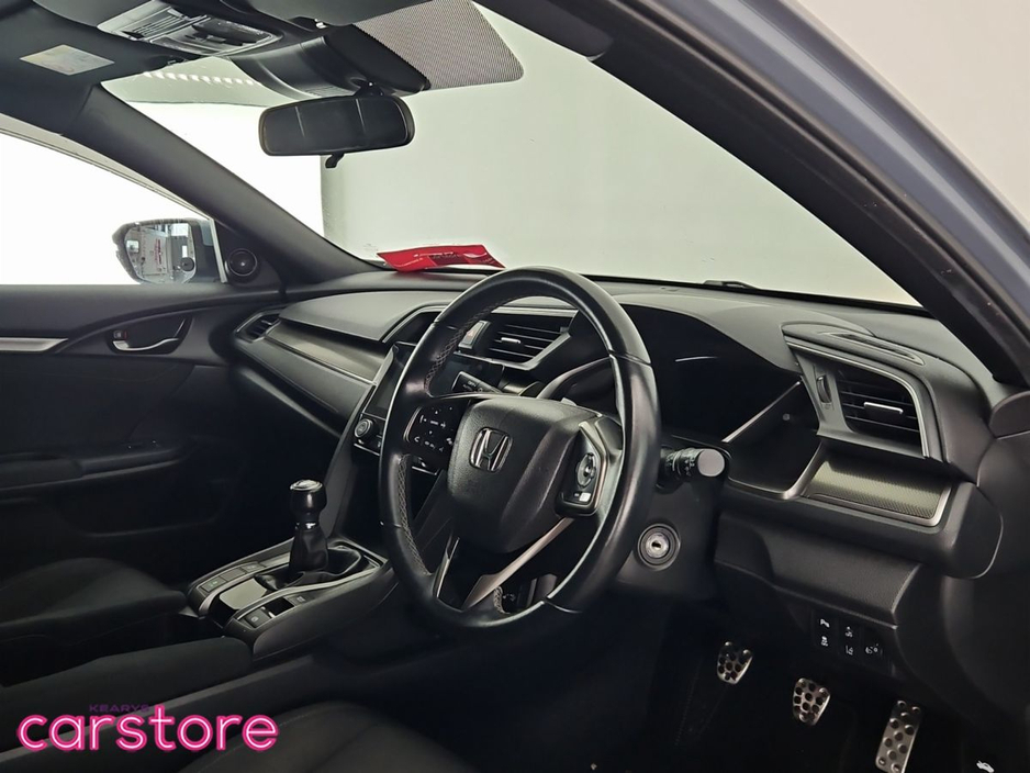 2018 Honda Civic - image 9