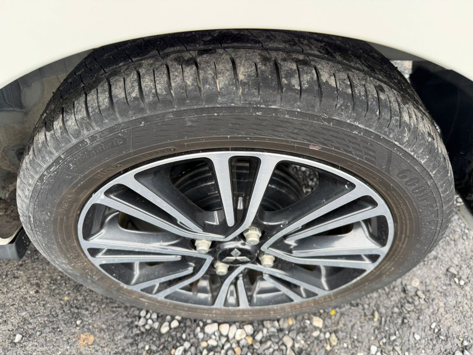 2019 Mitsubishi Mirage - image 9