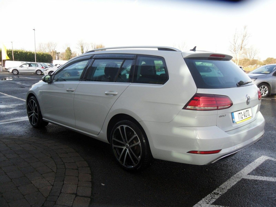 2017 Volkswagen Golf - image 3