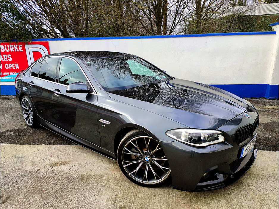 2016 BMW 5 Series - image 7