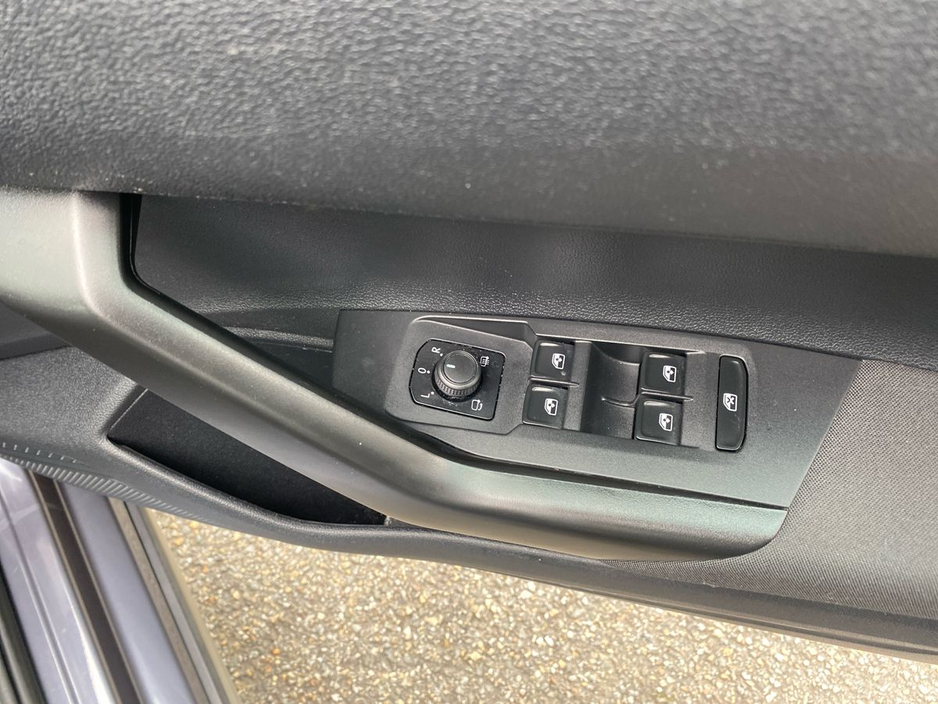 2022 Volkswagen Taigo - image 11