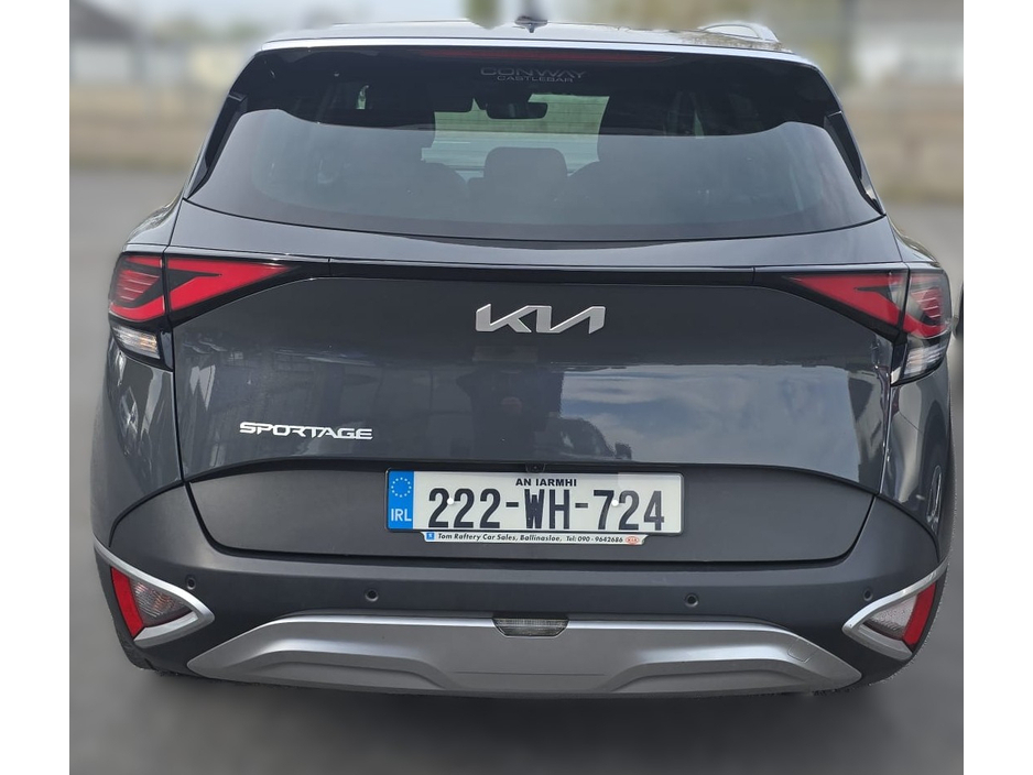 2022 Kia Sportage - image 2