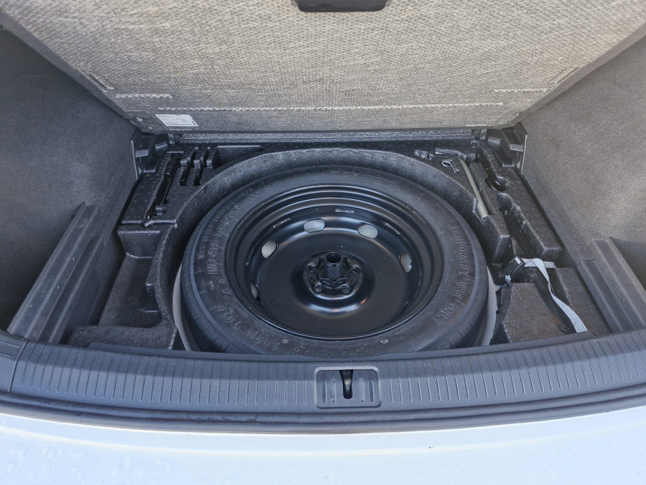 2018 Volkswagen Tiguan - image 22