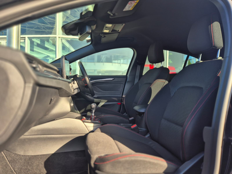 2025 Ford Focus - image 8