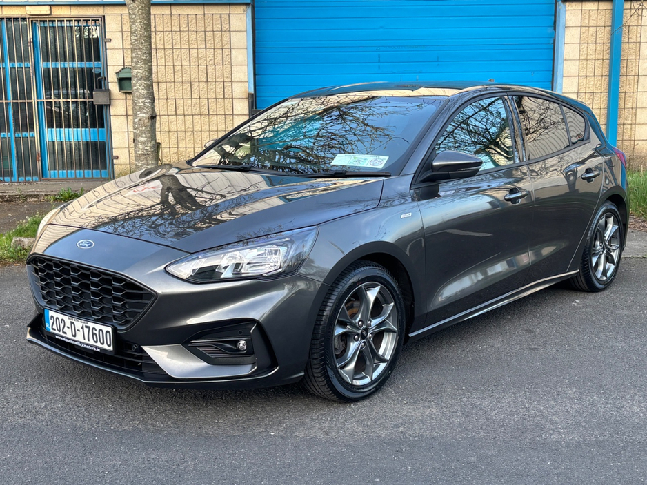 2020 Ford Focus - image 2